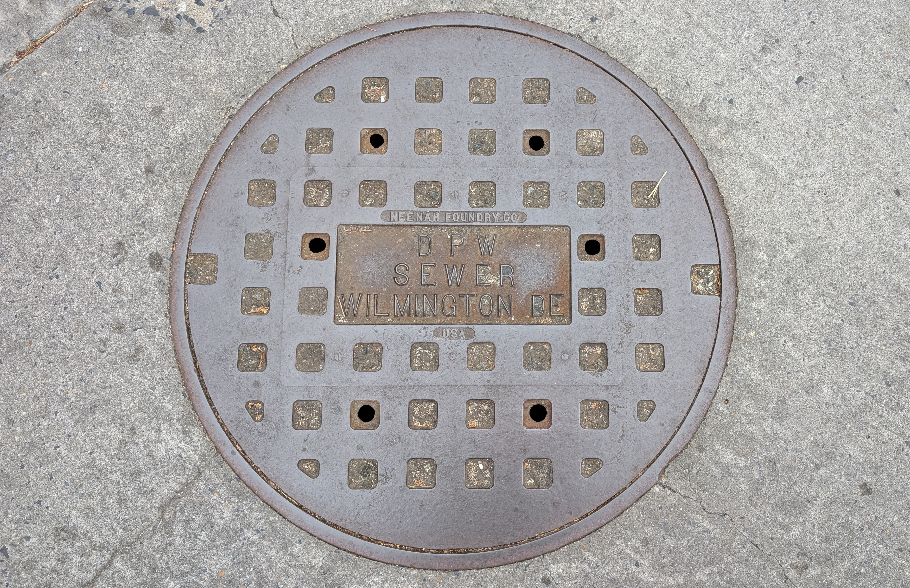 Wilmington-sewer-cover